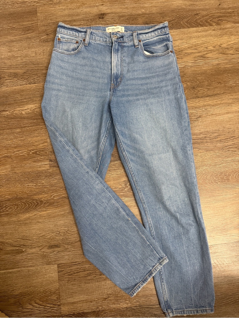 Abercrombie & Fitch Light Wash The Mom High Rise Jeans